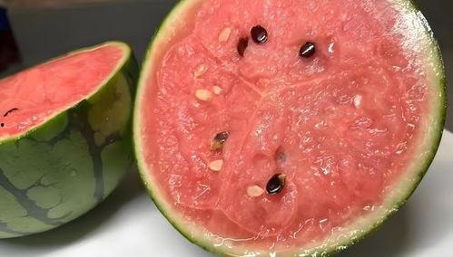 红瓜可以吃么,美味还是危险?揭秘红瓜的食用之谜