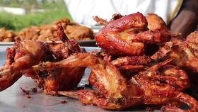 飞鸽子烧烤吃瓜