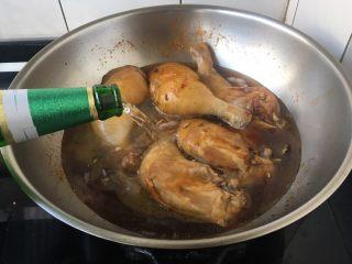 刘大瓜吃烧鸡腿,烧鸡腿美食之旅